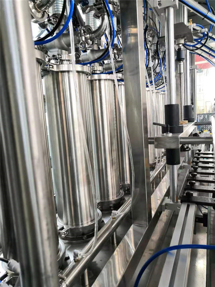 เครื่องบรรจุน้ำมัน