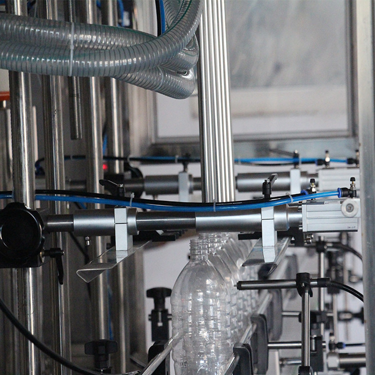 เครื่องบรรจุน้ำมัน 